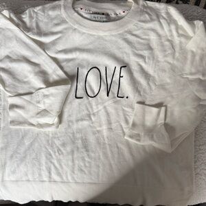 🕋Rae Dunn sweater $10